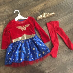 Wonder Woman costume! Comes with detachable cape!